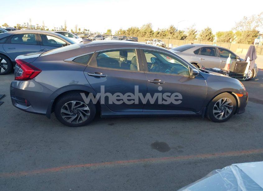 Photo 13 of 2018 Honda Civic EX (VIN 2HGFC2F76JH531767)