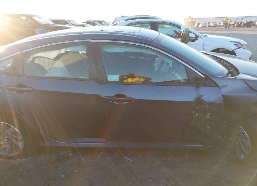 Photo 13 of 2018 Honda Civic EX (VIN 2HGFC2F76JH533910)