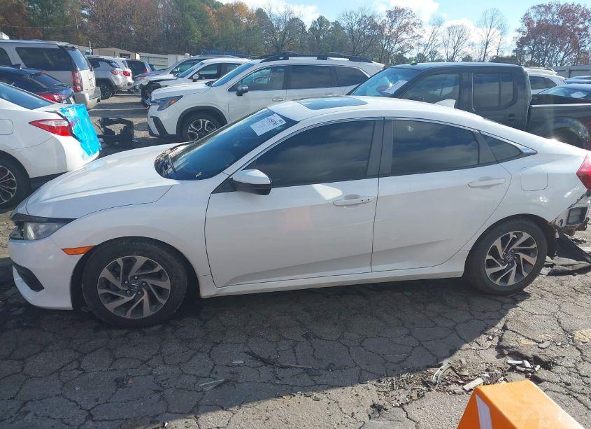 Photo 14 of 2018 Honda Civic EX (VIN 2HGFC2F76JH539819)