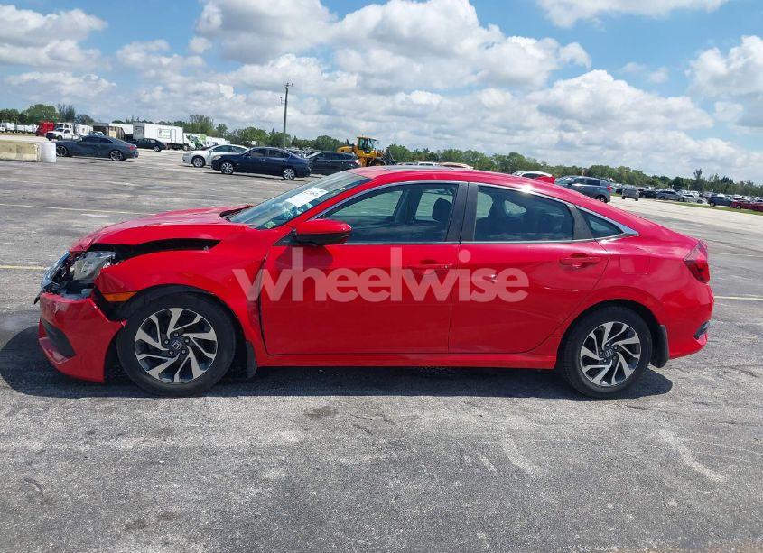 Photo 14 of 2018 Honda Civic EX (VIN 2HGFC2F76JH553977)