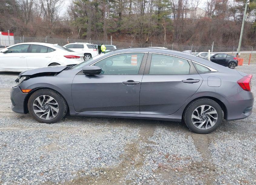 Photo 14 of 2018 Honda Civic EX (VIN 2HGFC2F76JH593136)