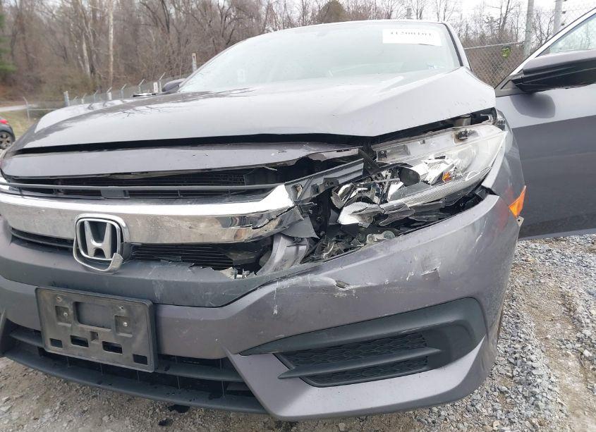 Photo 6 of 2018 Honda Civic EX (VIN 2HGFC2F76JH593136)