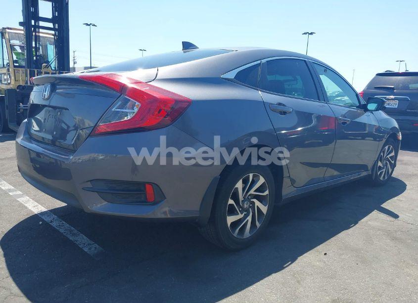 Photo 4 of 2018 Honda Civic EX (VIN 2HGFC2F76JH600117)