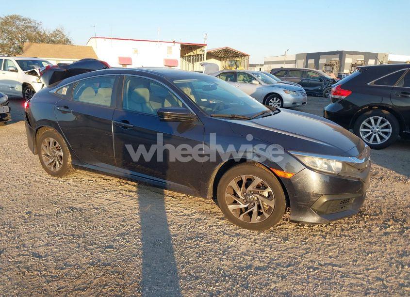 2018 Honda Civic EX (VIN 2HGFC2F76JH603101) main photo