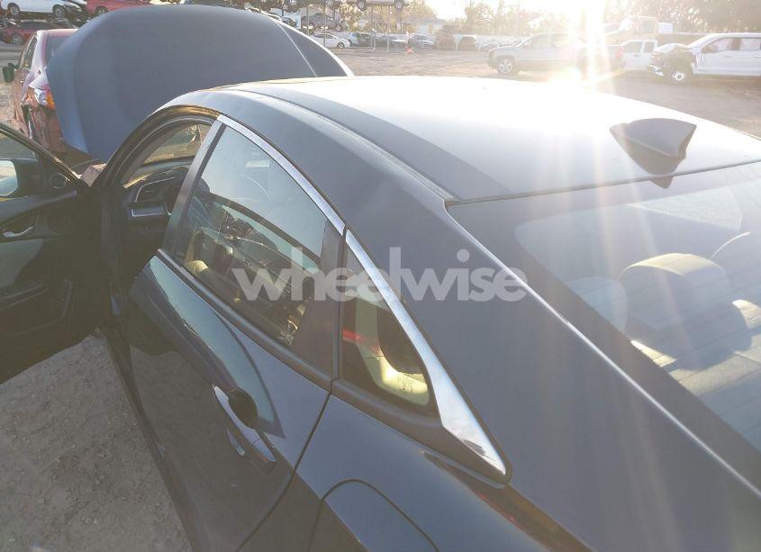 Photo 19 of 2018 Honda Civic EX (VIN 2HGFC2F76JH603101)