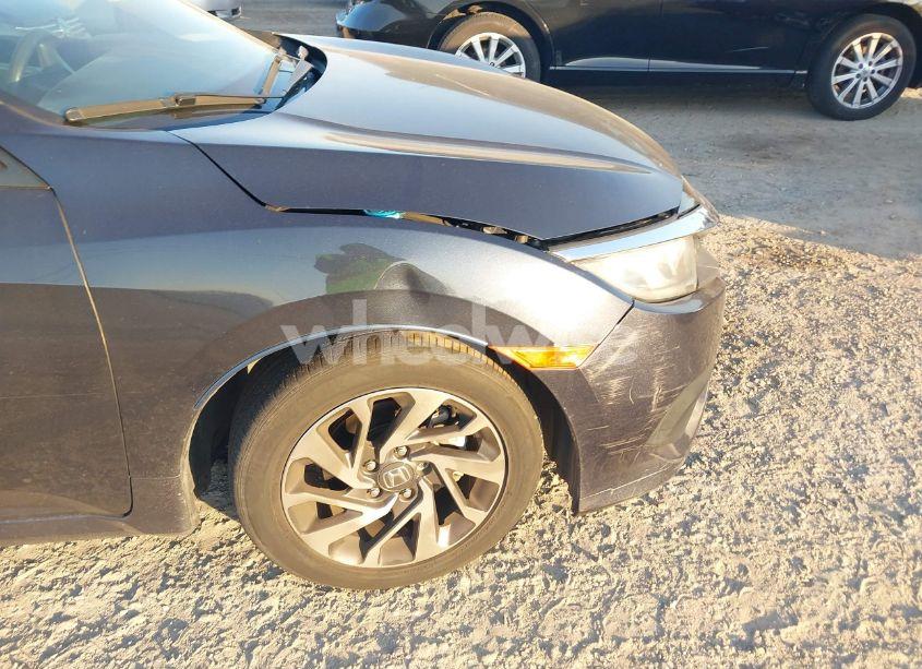 Photo 21 of 2018 Honda Civic EX (VIN 2HGFC2F76JH603101)