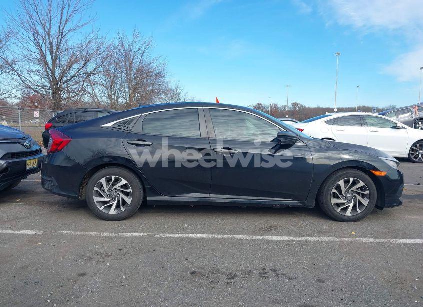 Photo 13 of 2018 Honda Civic EX (VIN 2HGFC2F76JH604183)
