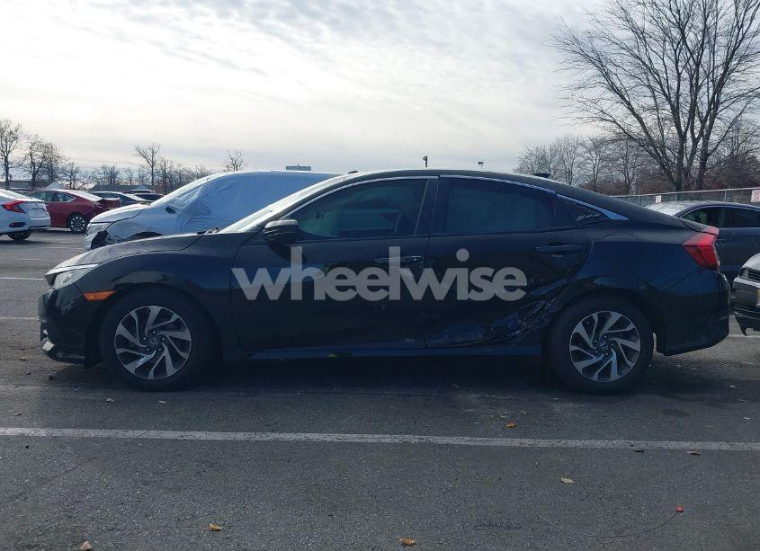 Photo 14 of 2018 Honda Civic EX (VIN 2HGFC2F76JH604183)