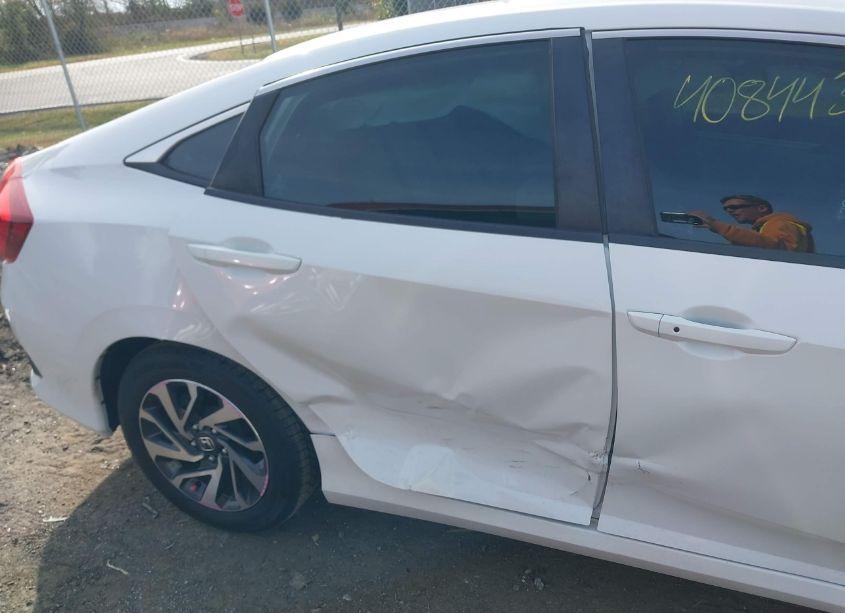 Photo 6 of 2016 Honda Civic EX (VIN 2HGFC2F77GH553298)