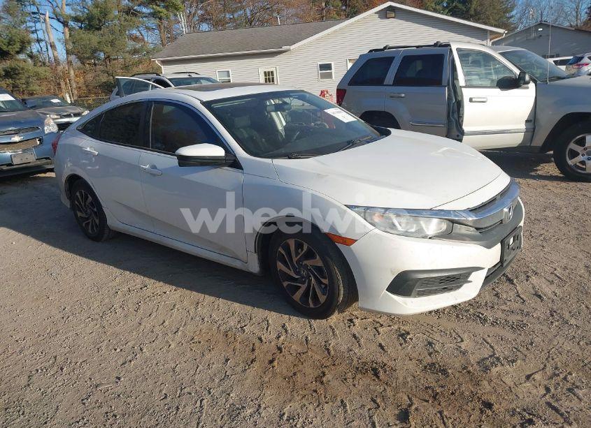 2018 Honda Civic EX (VIN 2HGFC2F77JH507588) main photo