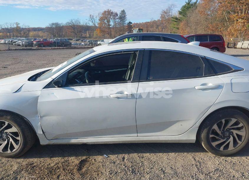 Photo 14 of 2018 Honda Civic EX (VIN 2HGFC2F77JH507588)