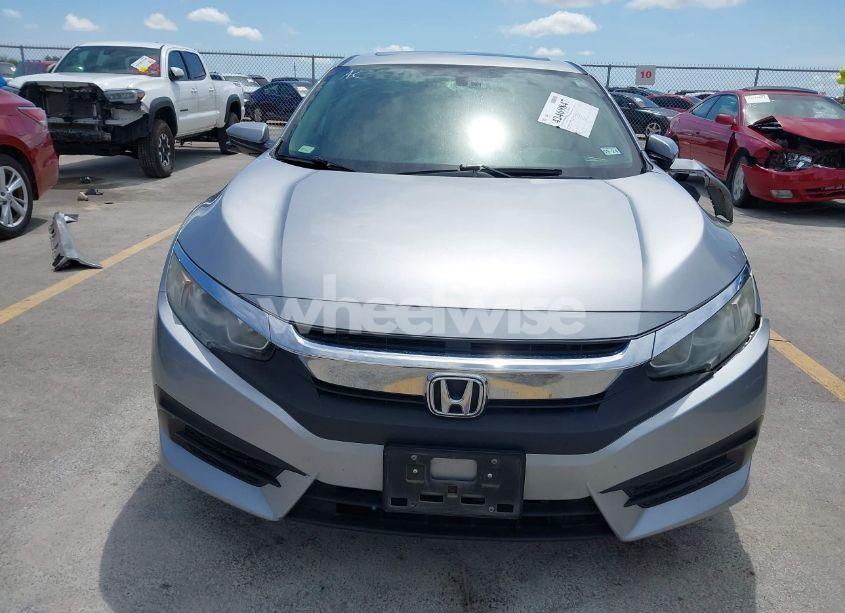 Photo 13 of 2018 Honda Civic EX (VIN 2HGFC2F77JH508465)