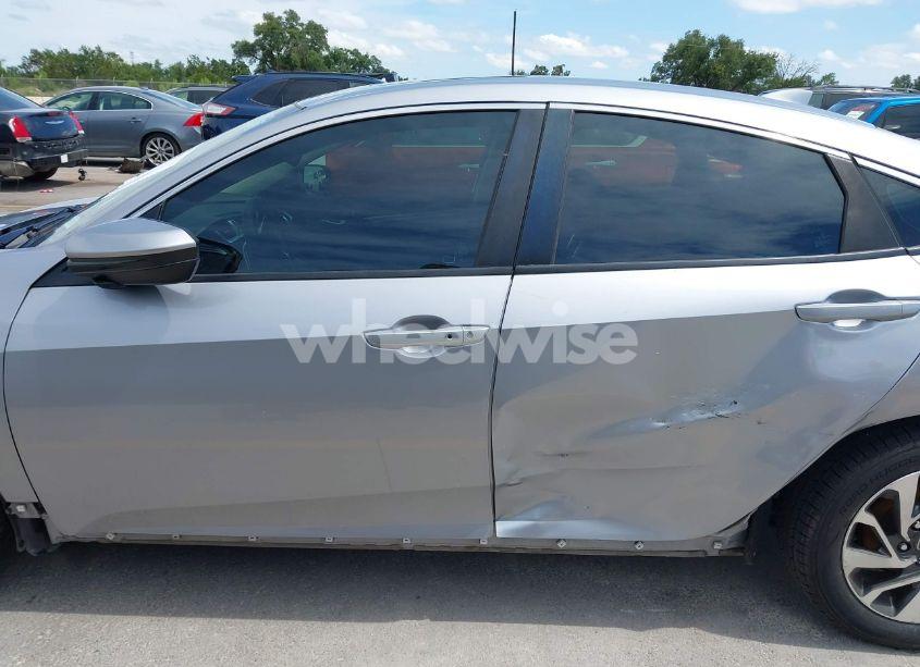 Photo 15 of 2018 Honda Civic EX (VIN 2HGFC2F77JH508465)