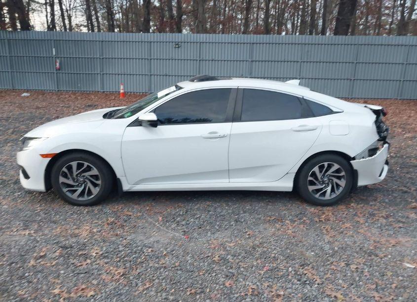 Photo 14 of 2018 Honda Civic EX (VIN 2HGFC2F77JH512399)