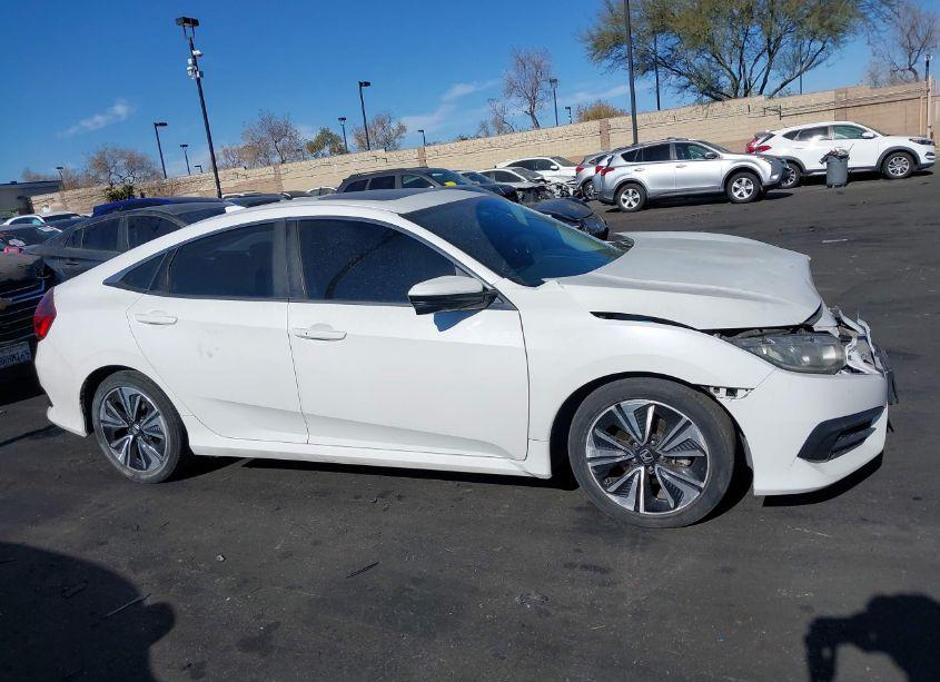 Photo 13 of 2018 Honda Civic EX (VIN 2HGFC2F77JH525167)