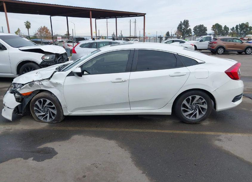 Photo 14 of 2018 Honda Civic EX (VIN 2HGFC2F77JH526514)