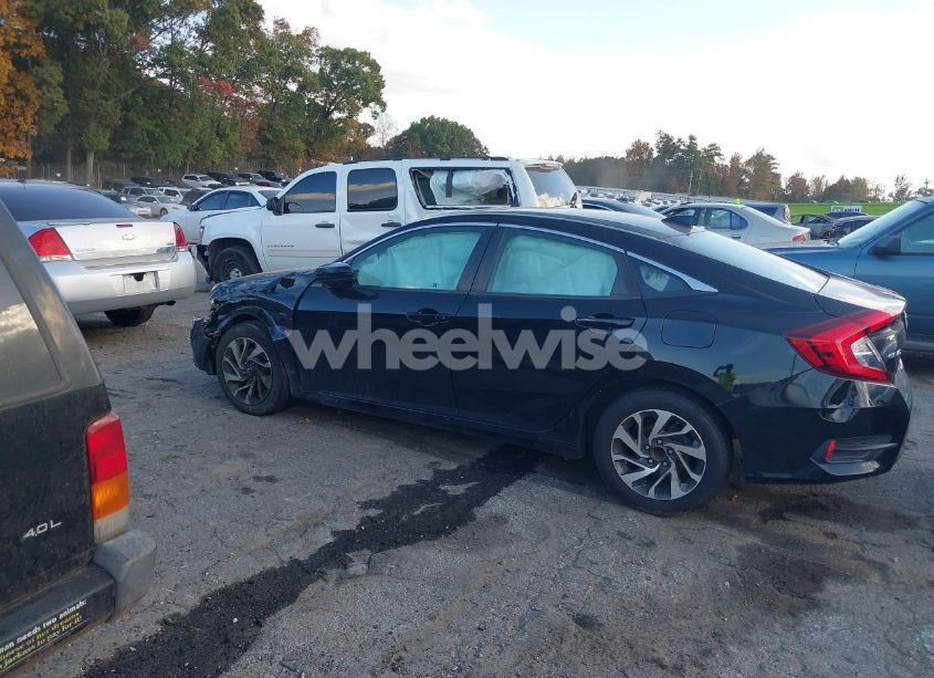 Photo 13 of 2018 Honda Civic EX (VIN 2HGFC2F77JH530448)