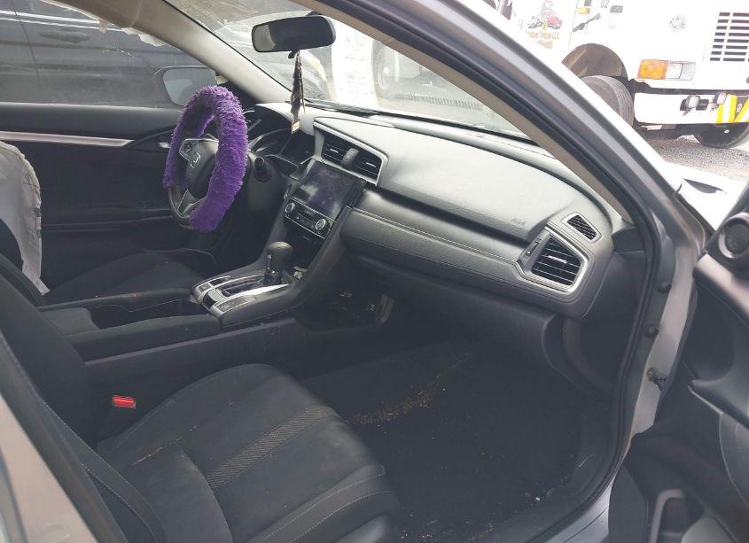 Photo 5 of 2018 Honda Civic EX (VIN 2HGFC2F77JH577849)