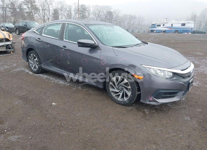 2018 Honda Civic EX (VIN 2HGFC2F77JH580802) main photo