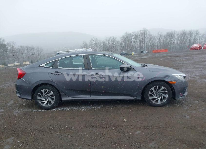 Photo 14 of 2018 Honda Civic EX (VIN 2HGFC2F77JH580802)