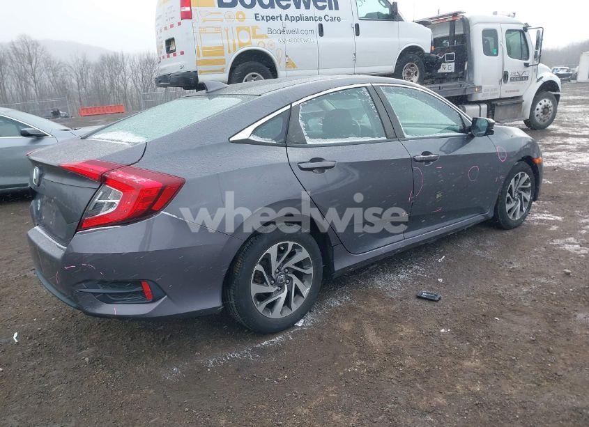 Photo 4 of 2018 Honda Civic EX (VIN 2HGFC2F77JH580802)