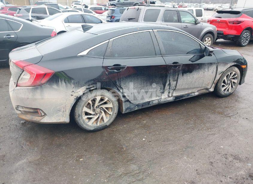 Photo 4 of 2018 Honda Civic EX (VIN 2HGFC2F77JH605892)