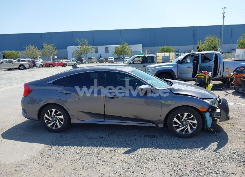 Photo 14 of 2018 Honda Civic EX (VIN 2HGFC2F78JH540230)