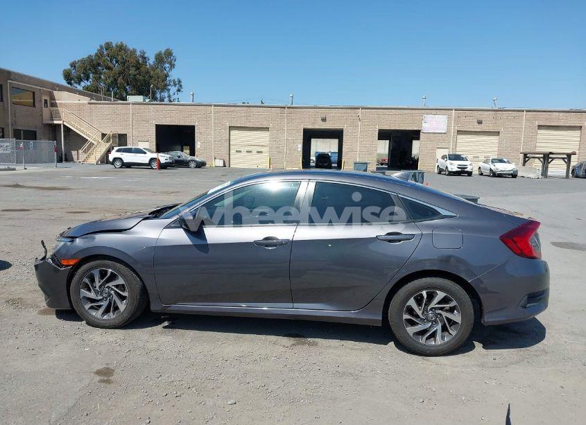 Photo 15 of 2018 Honda Civic EX (VIN 2HGFC2F78JH540230)