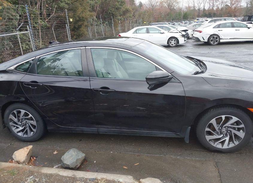 Photo 13 of 2018 Honda Civic EX (VIN 2HGFC2F78JH566116)