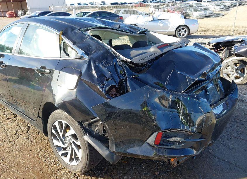 Photo 20 of 2018 Honda Civic EX (VIN 2HGFC2F78JH590979)