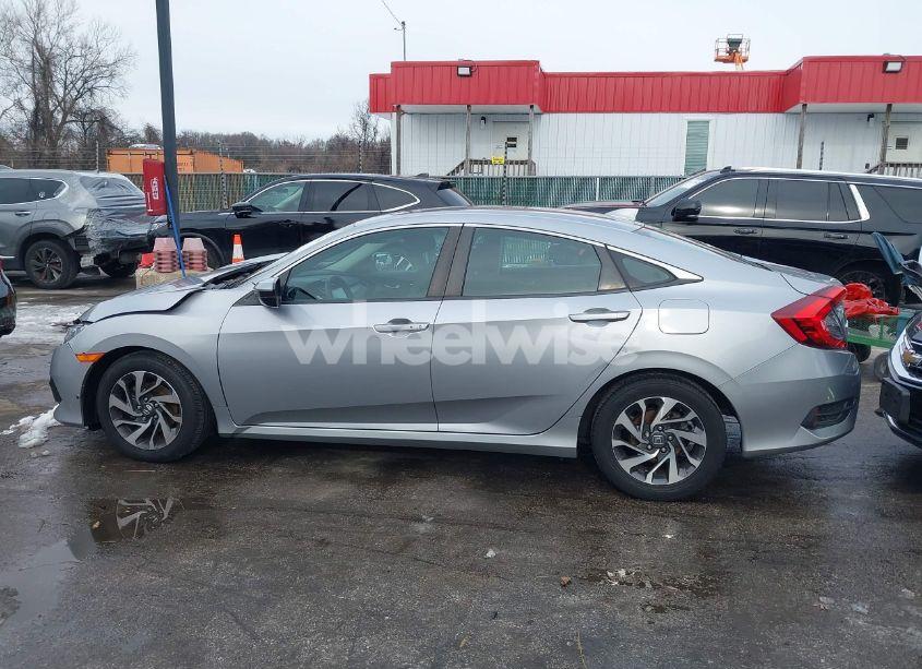 Photo 14 of 2018 Honda Civic EX (VIN 2HGFC2F78JH596748)