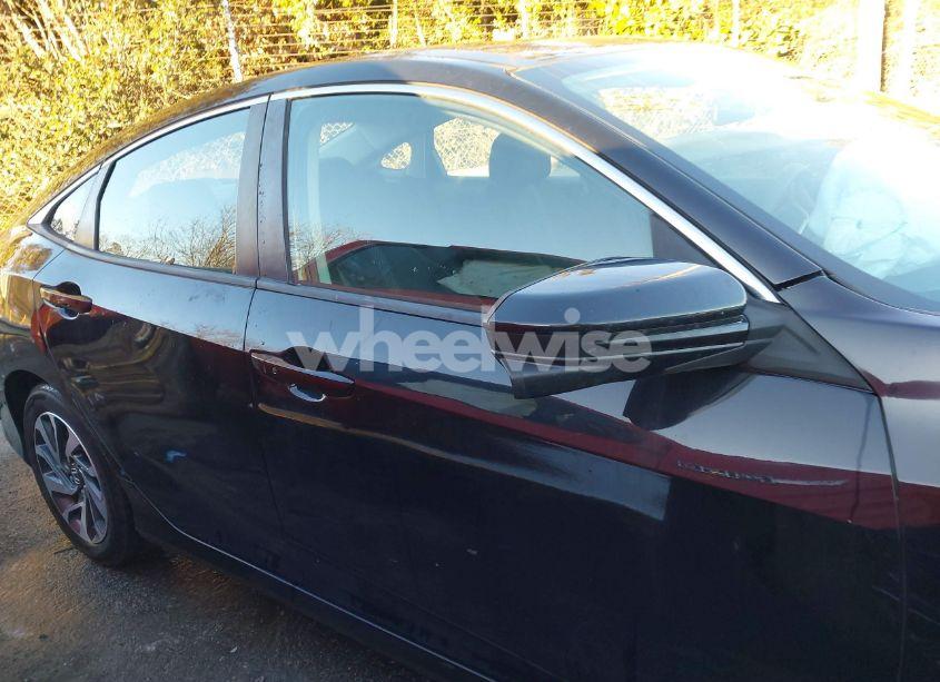 Photo 13 of 2018 Honda Civic EX (VIN 2HGFC2F78JH601320)