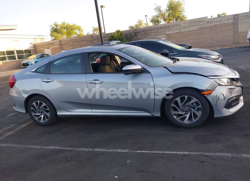 Photo 13 of 2018 Honda Civic EX (VIN 2HGFC2F79JH502652)