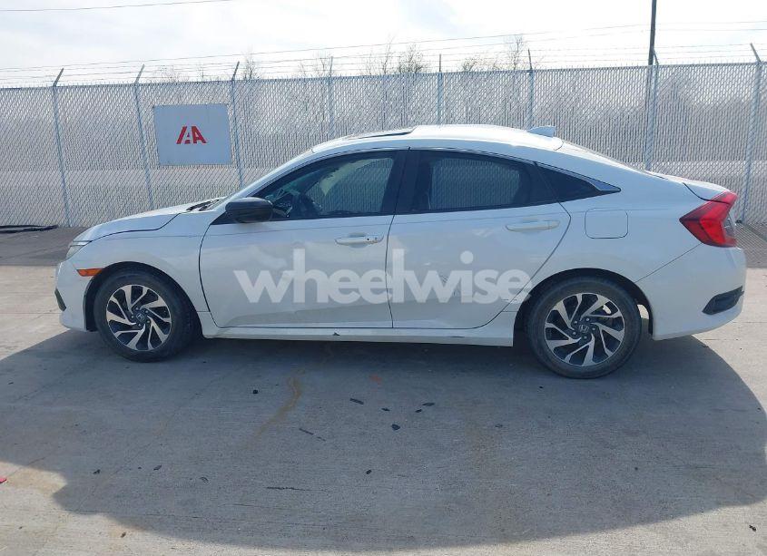 Photo 13 of 2018 Honda Civic EX (VIN 2HGFC2F79JH505177)