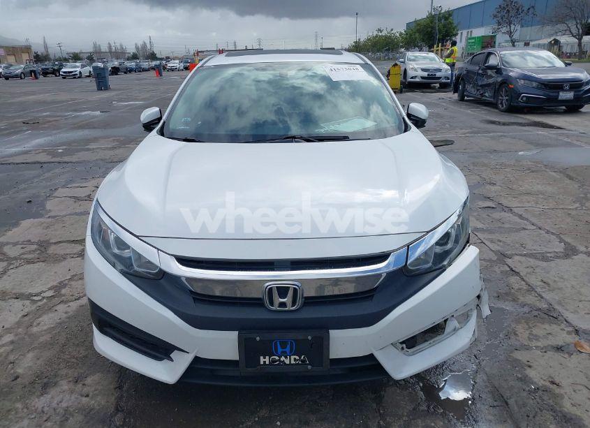 Photo 12 of 2018 Honda Civic EX (VIN 2HGFC2F79JH513828)
