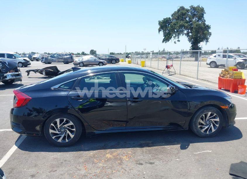 Photo 13 of 2018 Honda Civic EX (VIN 2HGFC2F79JH518723)