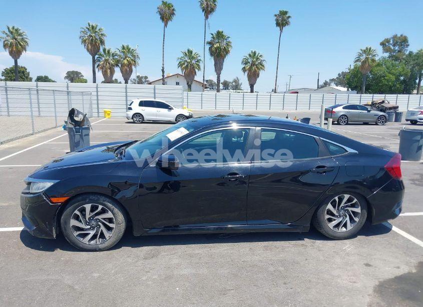 Photo 14 of 2018 Honda Civic EX (VIN 2HGFC2F79JH518723)