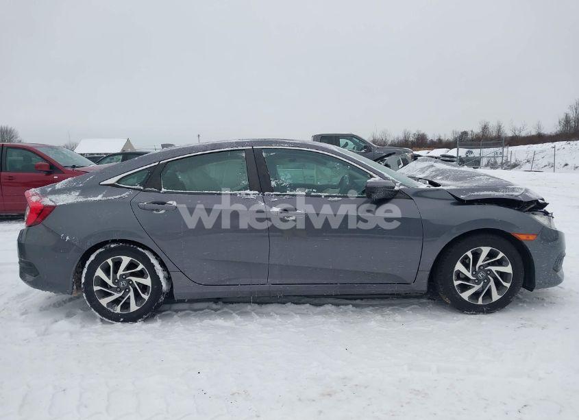 Photo 13 of 2018 Honda Civic EX (VIN 2HGFC2F79JH520696)