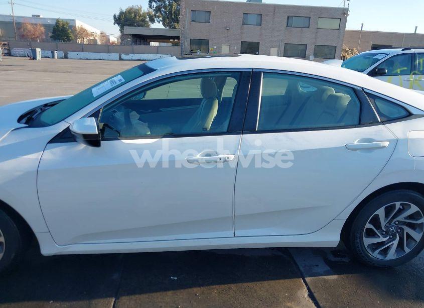 Photo 14 of 2018 Honda Civic EX (VIN 2HGFC2F79JH529172)