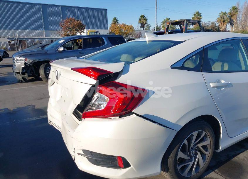 Photo 18 of 2018 Honda Civic EX (VIN 2HGFC2F79JH529172)