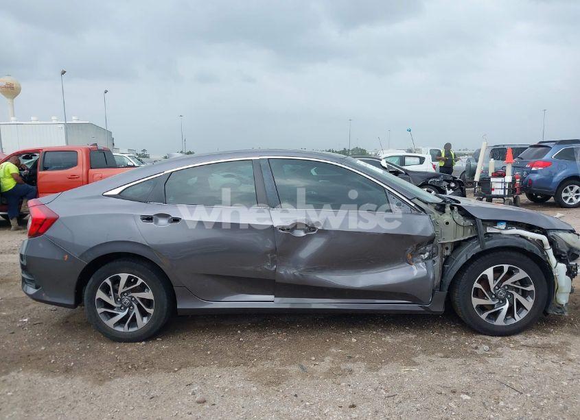 Photo 14 of 2018 Honda Civic EX (VIN 2HGFC2F79JH532881)