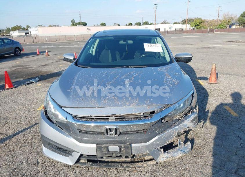 Photo 12 of 2018 Honda Civic EX (VIN 2HGFC2F79JH563029)