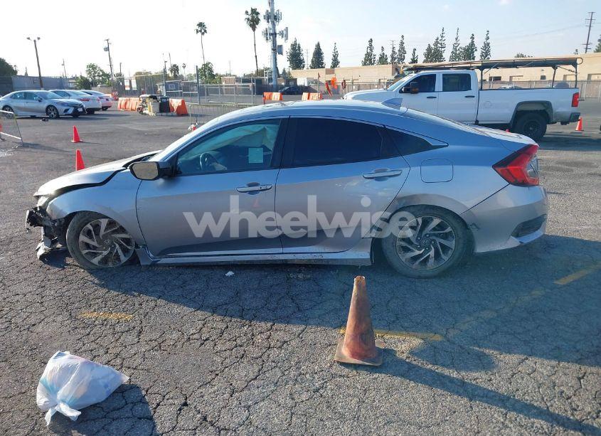 Photo 14 of 2018 Honda Civic EX (VIN 2HGFC2F79JH563029)