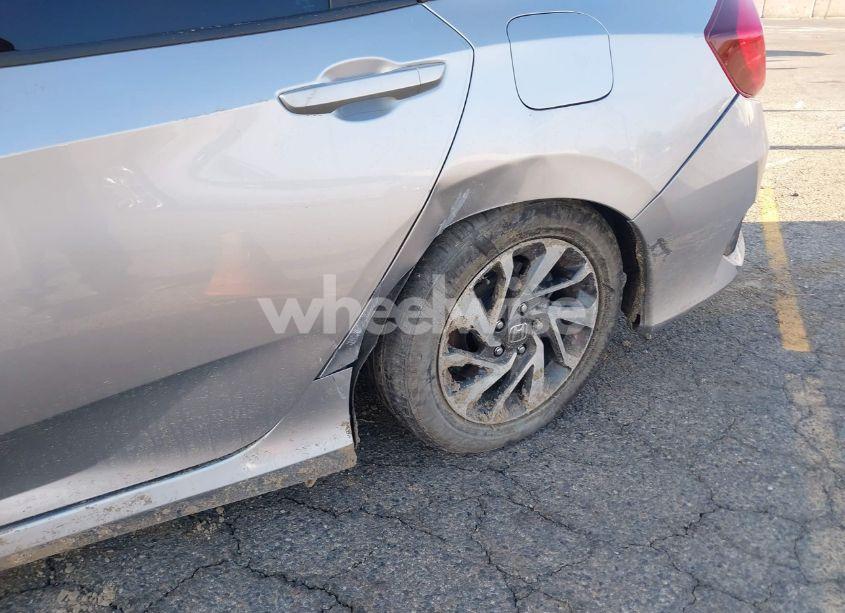 Photo 18 of 2018 Honda Civic EX (VIN 2HGFC2F79JH563029)