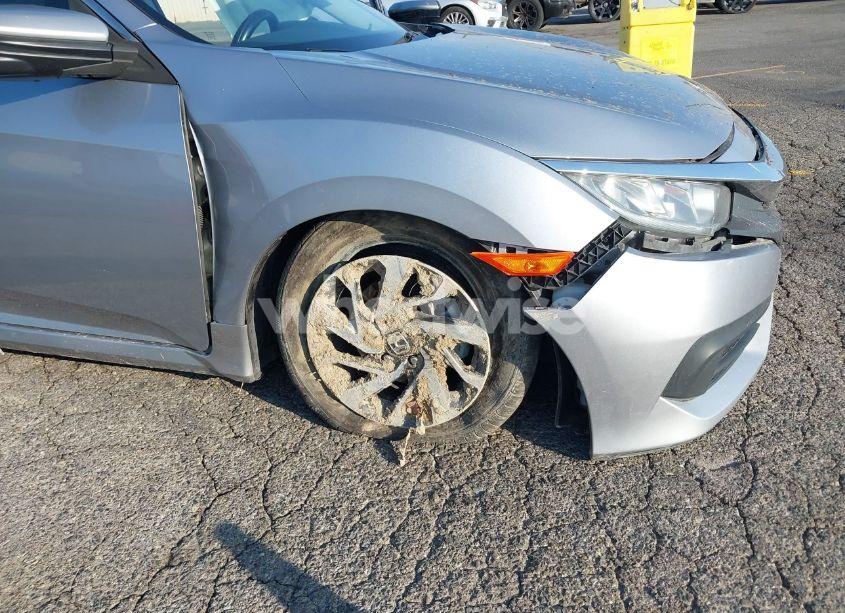 Photo 6 of 2018 Honda Civic EX (VIN 2HGFC2F79JH563029)