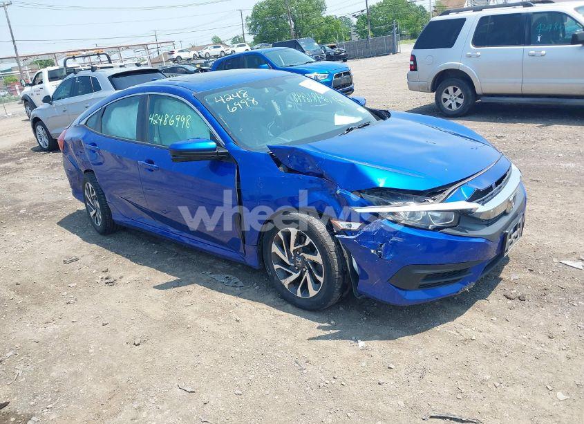 2017 Honda Civic EX (VIN 2HGFC2F7XHH557475) main photo