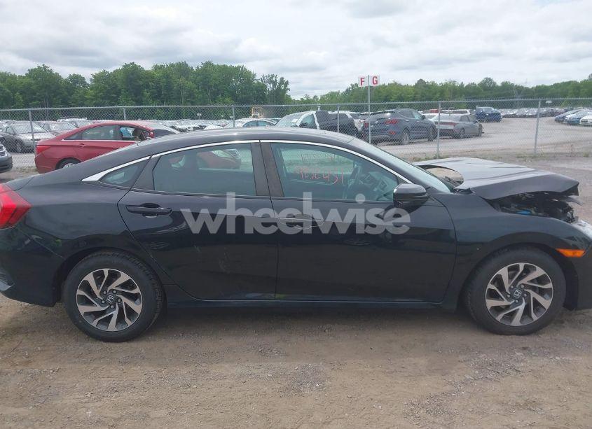 Photo 13 of 2018 Honda Civic EX (VIN 2HGFC2F7XJH510792)