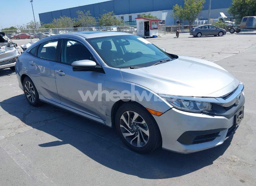 2018 Honda Civic EX (VIN 2HGFC2F7XJH513160) main photo