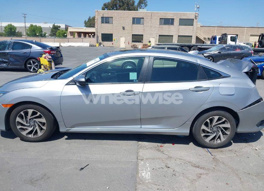 Photo 14 of 2018 Honda Civic EX (VIN 2HGFC2F7XJH513160)