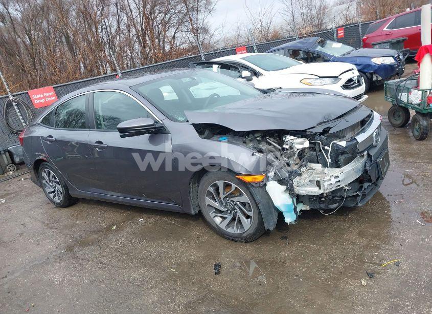 2018 Honda Civic EX (VIN 2HGFC2F7XJH550631) main photo